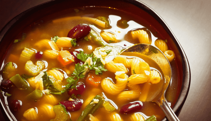Sopa de Feijão com Macarrão Simples e Deliciosa