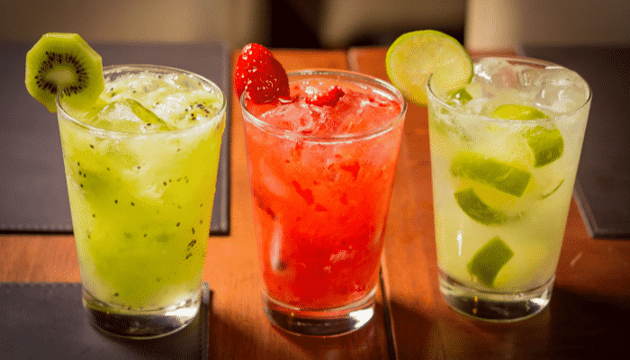 Caipiroscas de Morango, Limão e Kiwi: Hora do Happy Hour