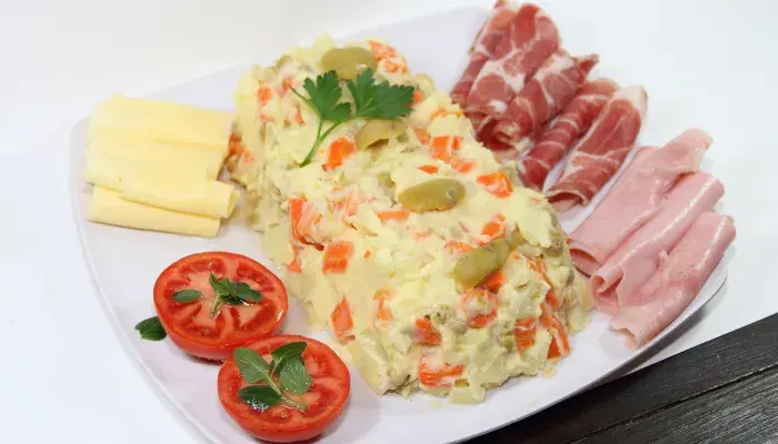 Maionese de Batata e Cenoura para Acompanhar o Almoço - Receitas e Cozinha