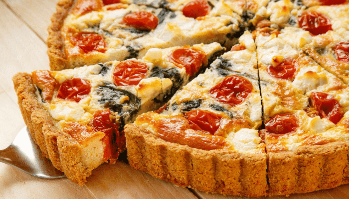 Quiche de queijo com tomate uma delícia corre e faz