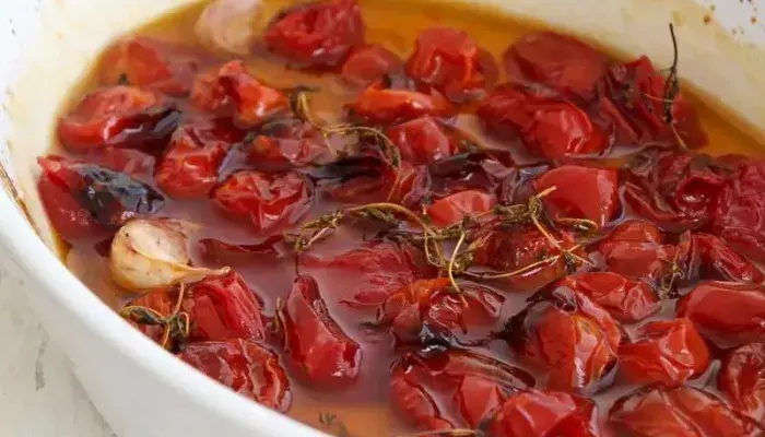 Tomate confit fica uma delícia aprenda a fazer aí hoje