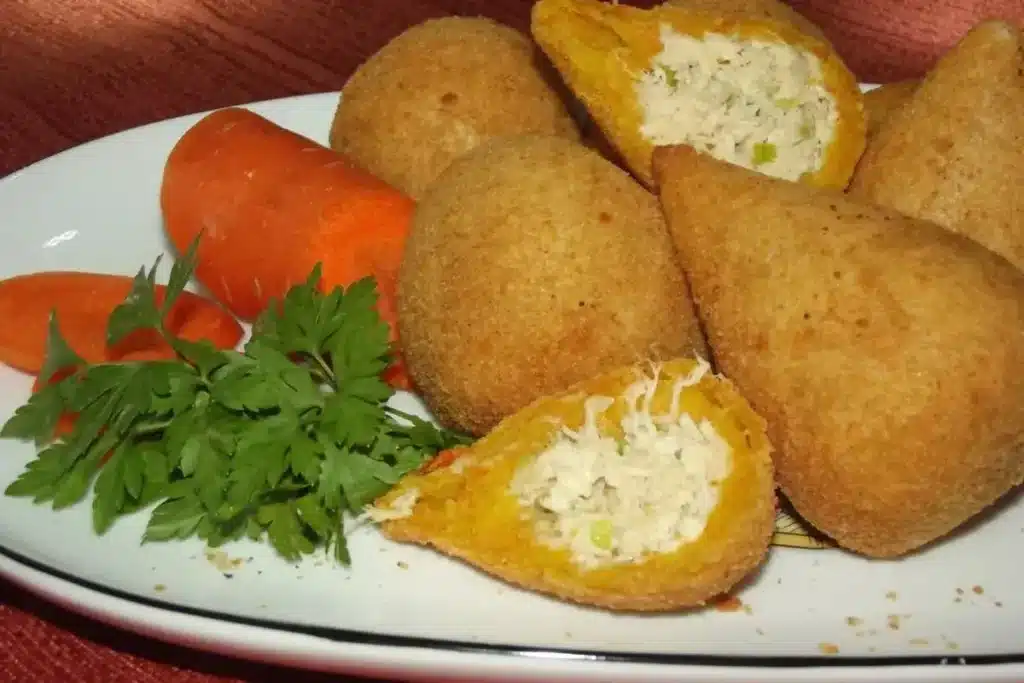 Coxinha de Alho-Poró Lanchinho Prático e Saboroso - Receitas e Cozinha