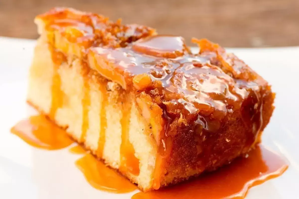 Bolo de Banana Caramelizada é uma Explosão de Sabor