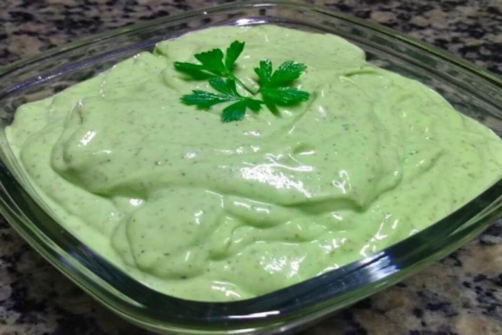 Maionese Verde Adicione um Toque Especial em Seus Pratos - Receitas e Cozinha